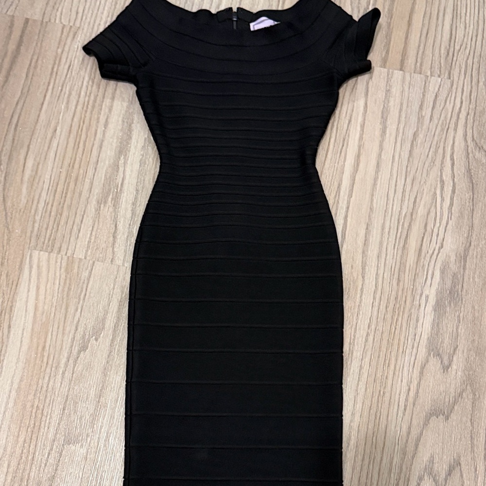 Herve Leger Black Off-Shoulder Midi Dress - Picture 5 of 6